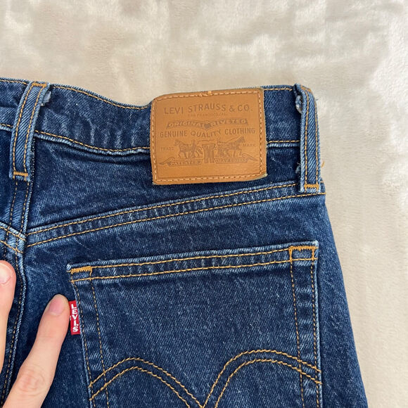 Levi's Women's Blue Jeans - Picture 13 of 14